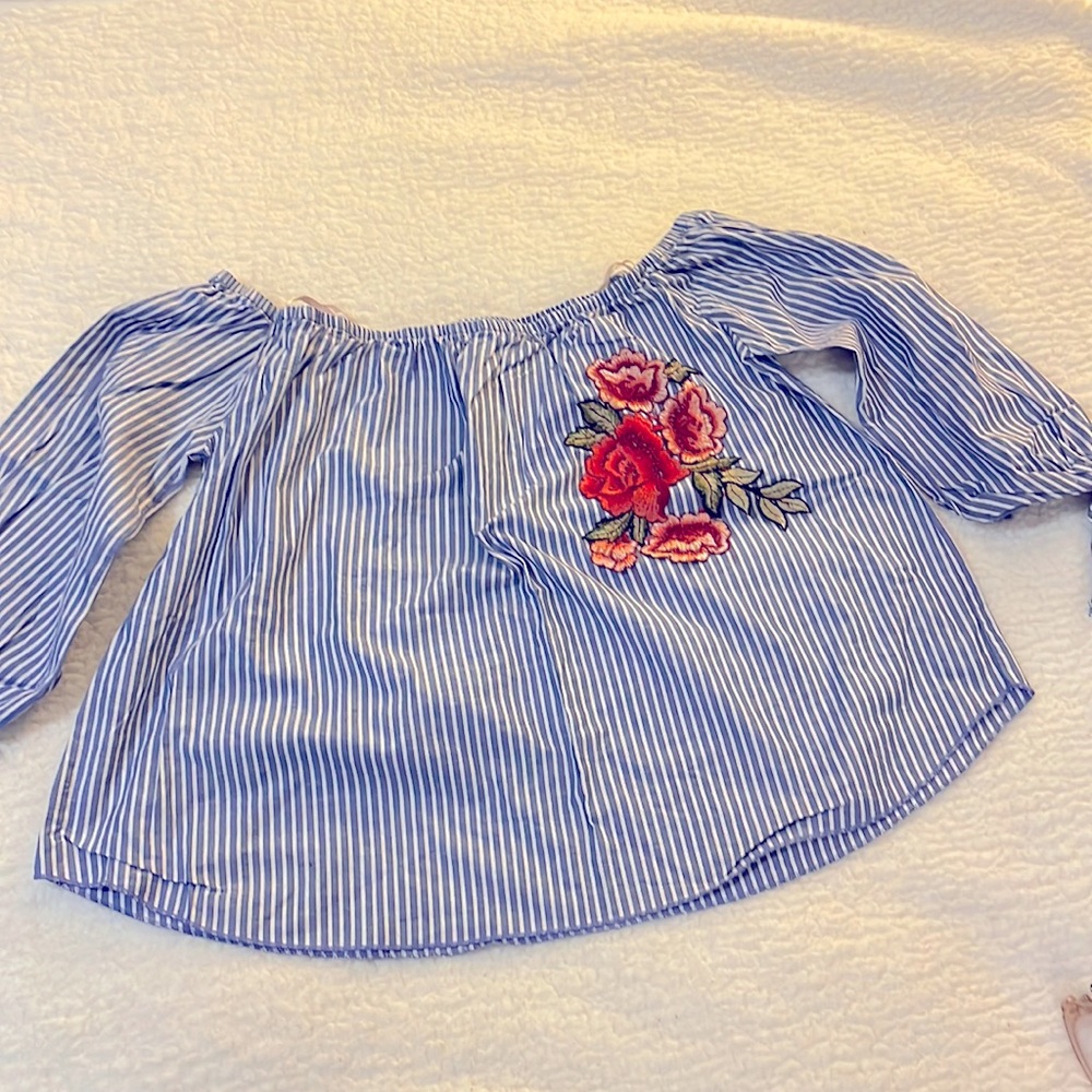🌸💟 FINAL SALE 💟🌸 Off Shoulder Stripe Chambray Top Size L - Picture 2 of 6